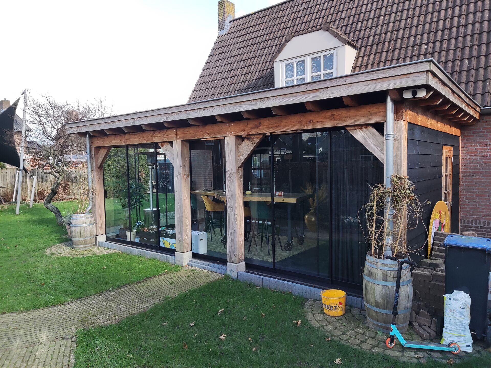 Douglas tuinkamer met berging detail