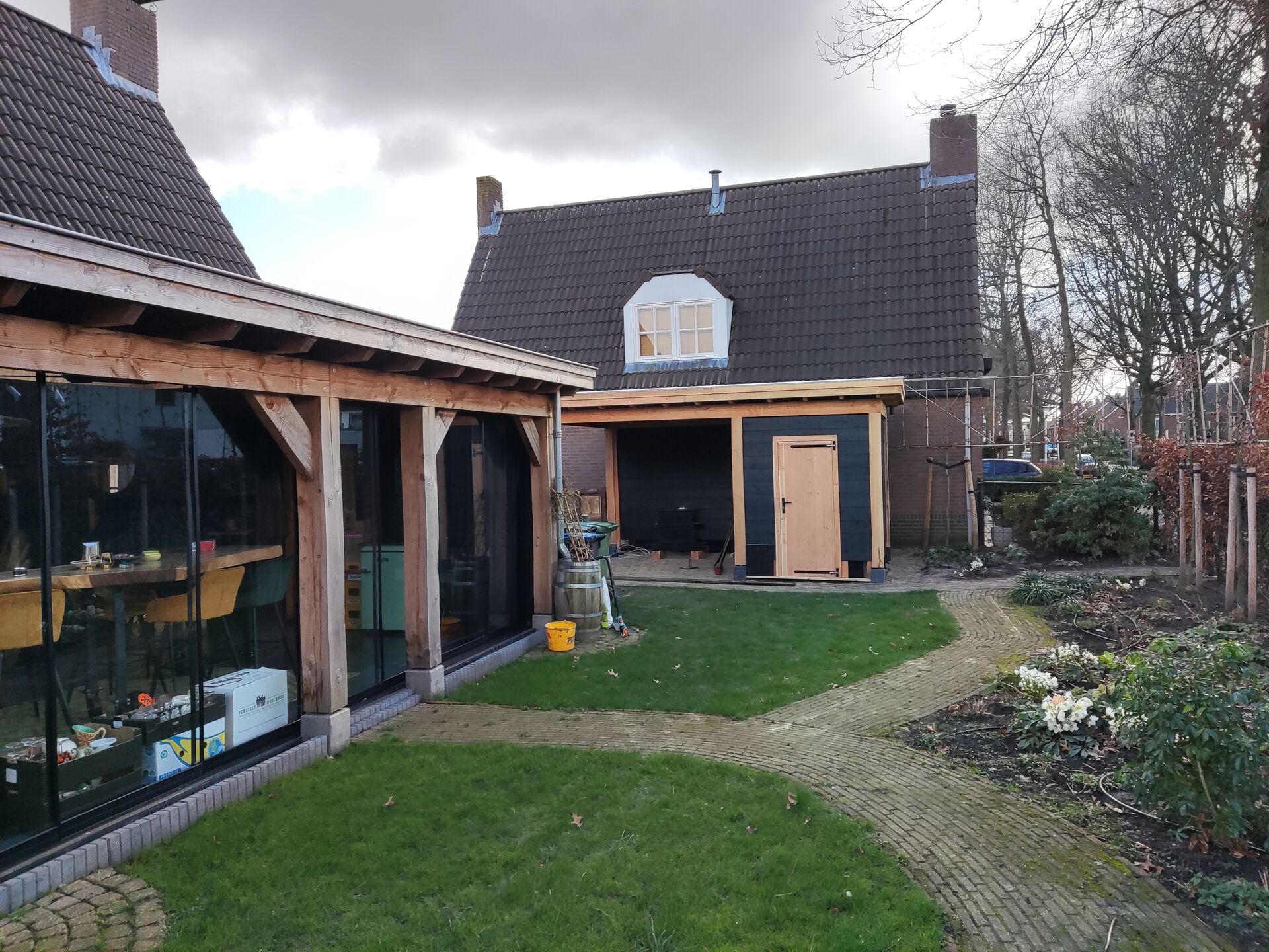 Douglas tuinkamer met berging interieur